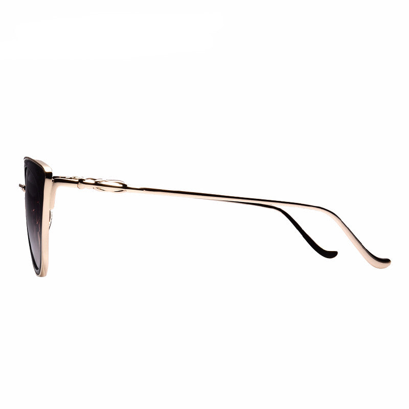 Sonnenbrille mit Metallrahmen