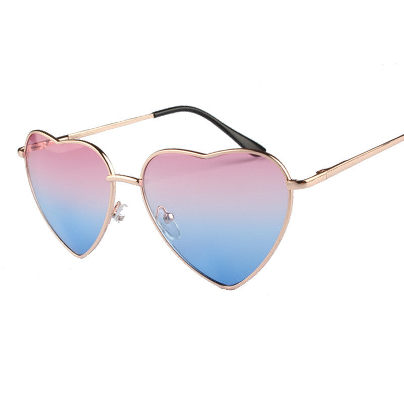 Reflektierende Sonnenbrille mit Herzmotiv