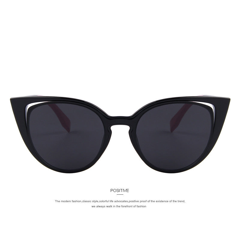 Retro-Sonnenbrille mit Piercing