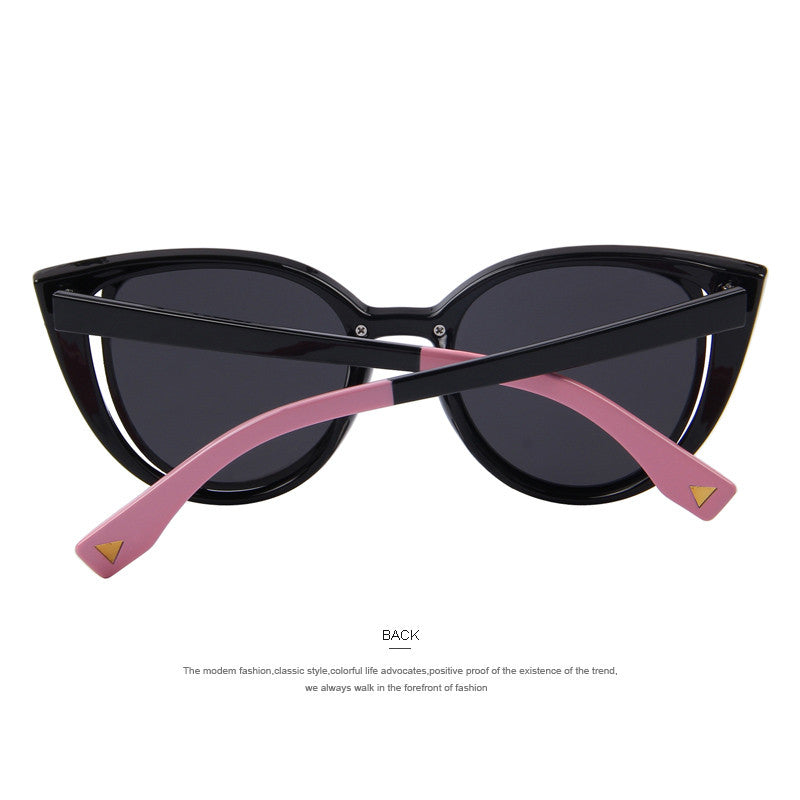 Retro-Sonnenbrille mit Piercing
