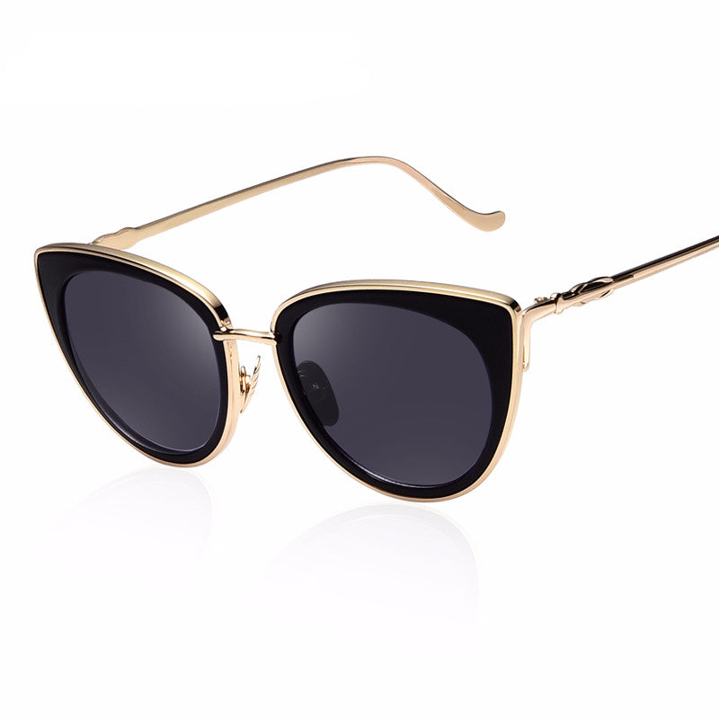 Sonnenbrille mit Metallrahmen
