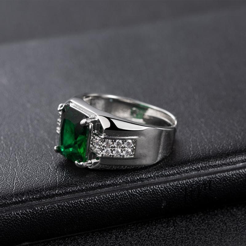 GEMSTONE WITH DIAMOND POINTED CRYSTAL RING