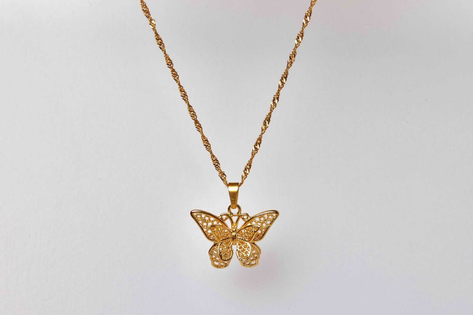 Collar de mariposa