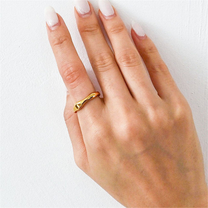 Anillo de Caroline Stacker