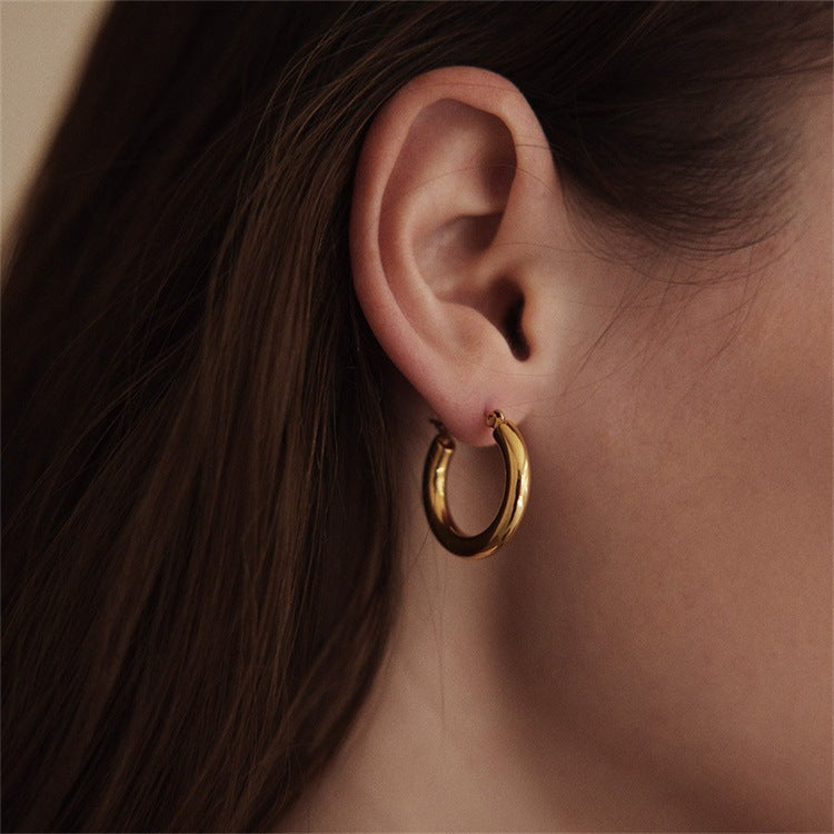 Conjunto de pendientes de aro clásicos