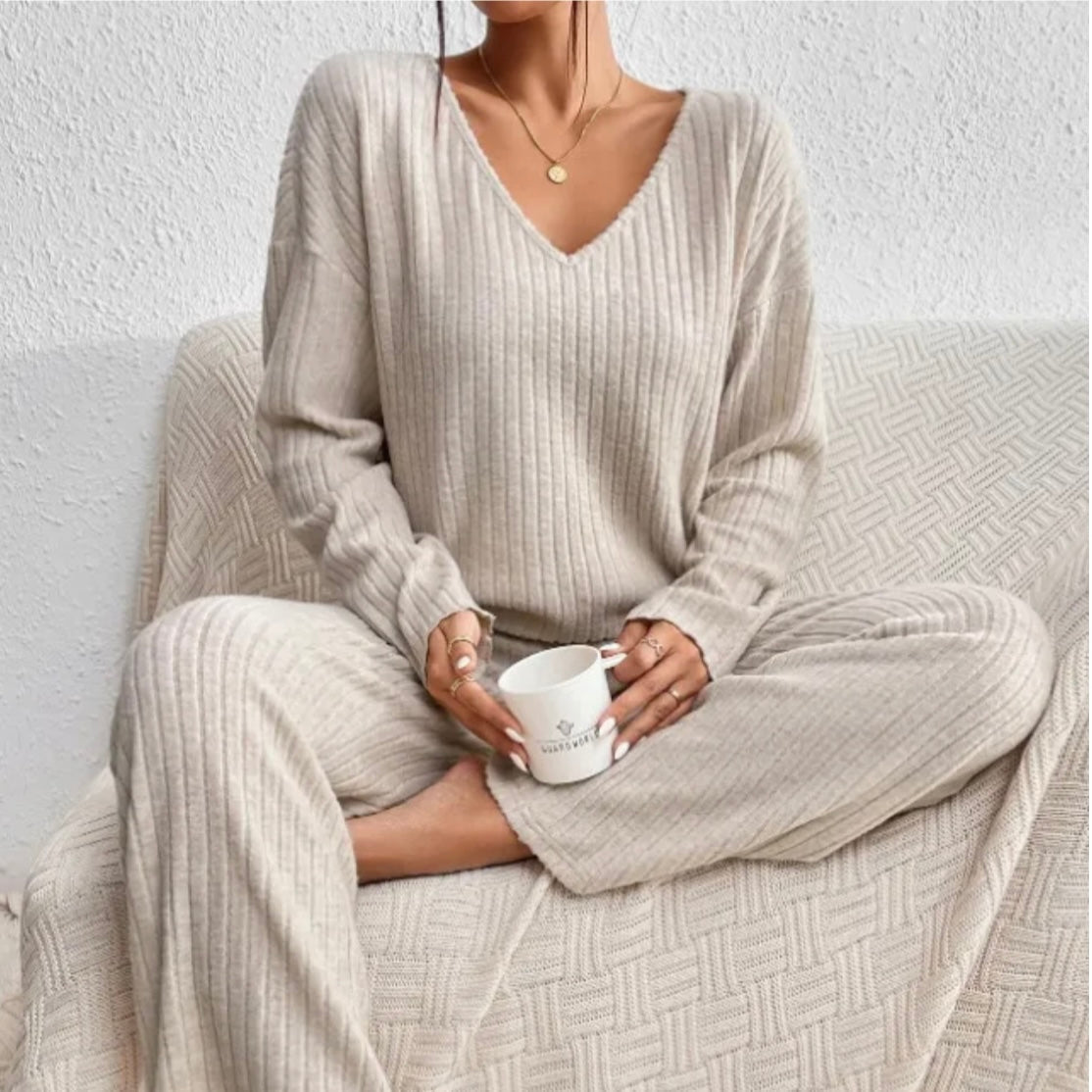 KATHY | 2-piece embroidered set
