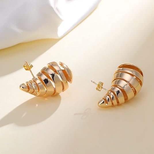 Pendientes de lágrima con forma de espiral