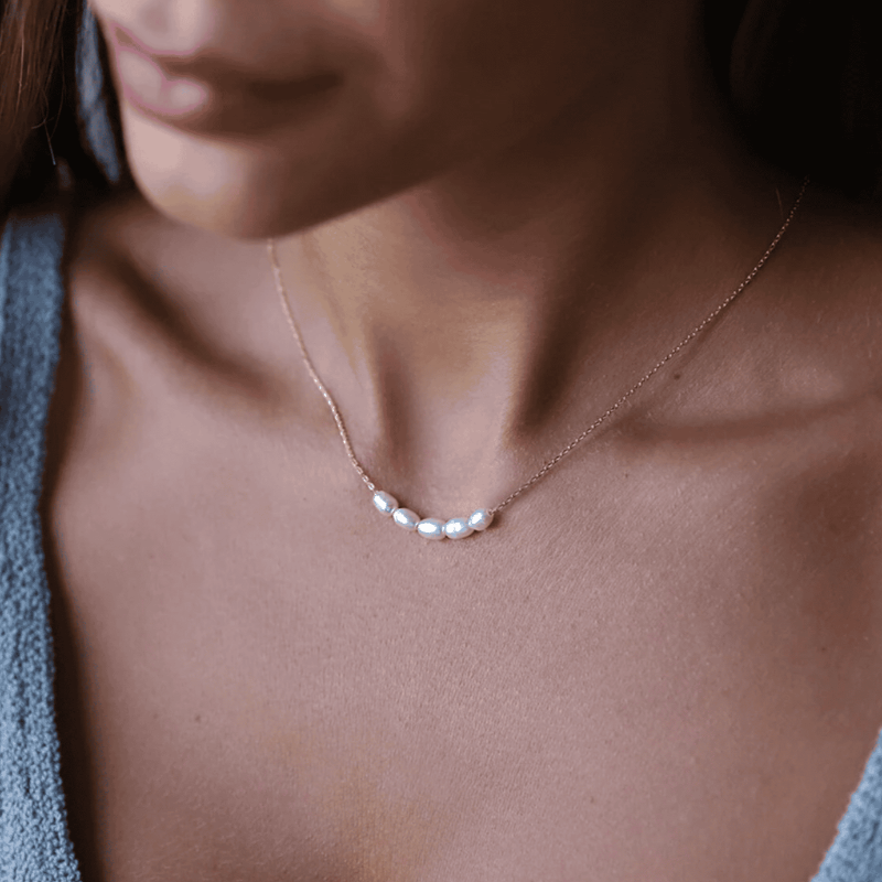 Refined Pearl Necklace