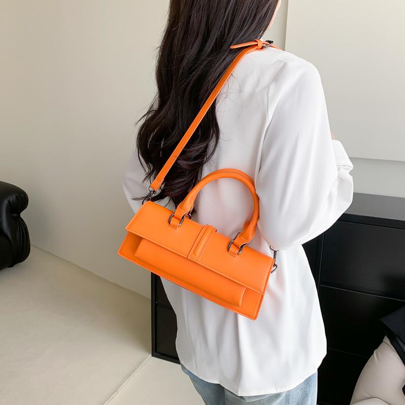 Minimalistische Tasche mit Tragegriff