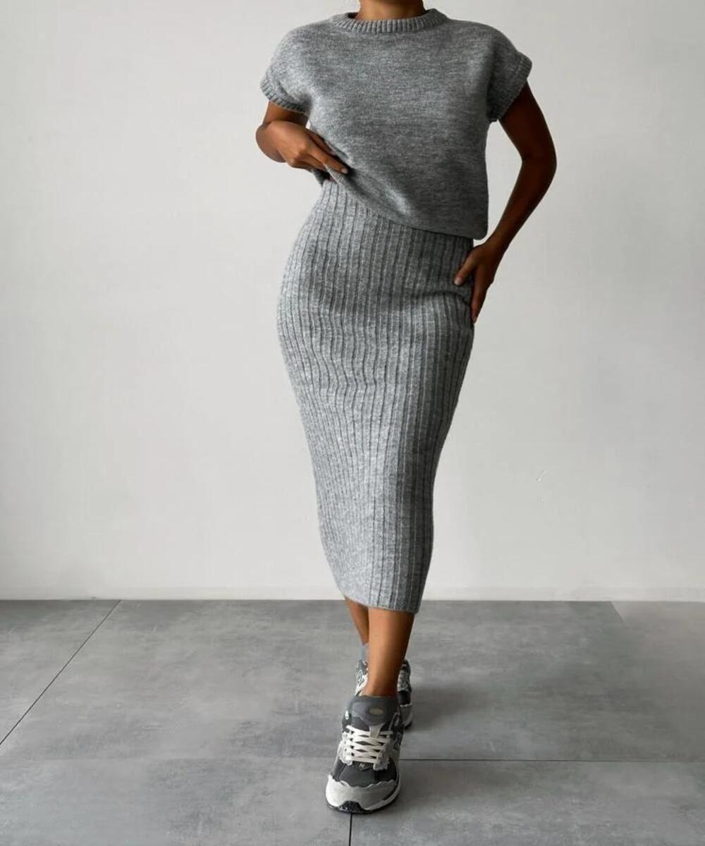 ANATA - Sleeveless Vest & Skirt 2-Pieces Set