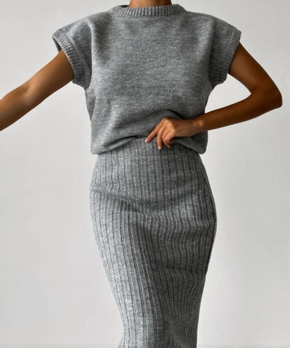 ANATA - Sleeveless Vest & Skirt 2-Pieces Set