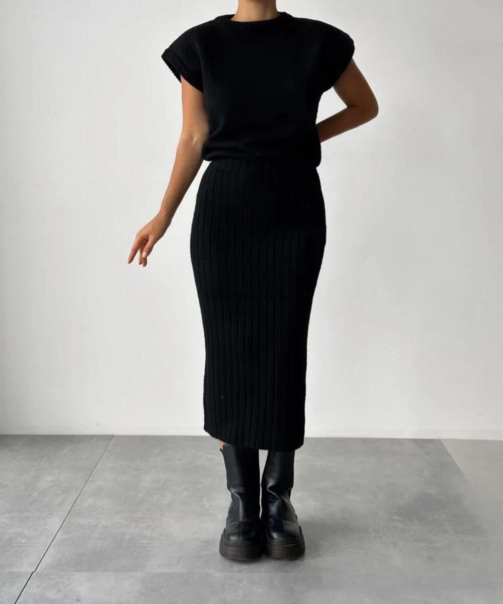 ANATA - Sleeveless Vest & Skirt 2-Pieces Set
