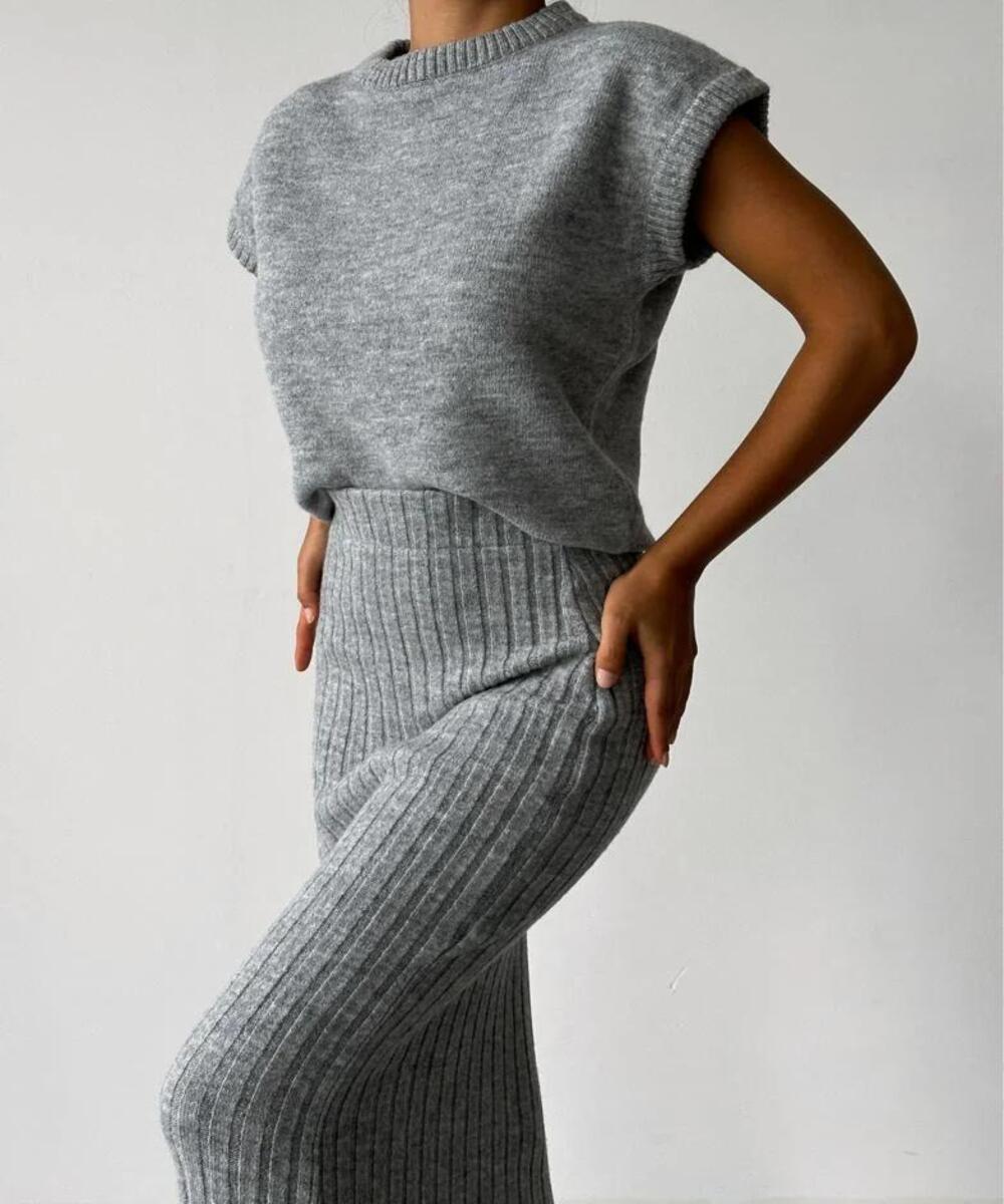 ANATA - Sleeveless Vest & Skirt 2-Pieces Set