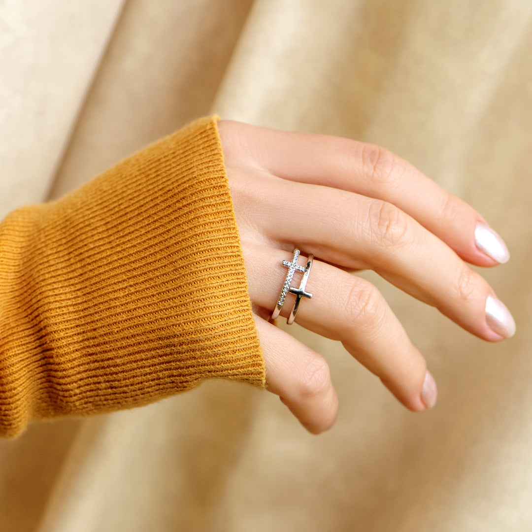 Anillo de cruz de dos bandas "Pray Through It" 