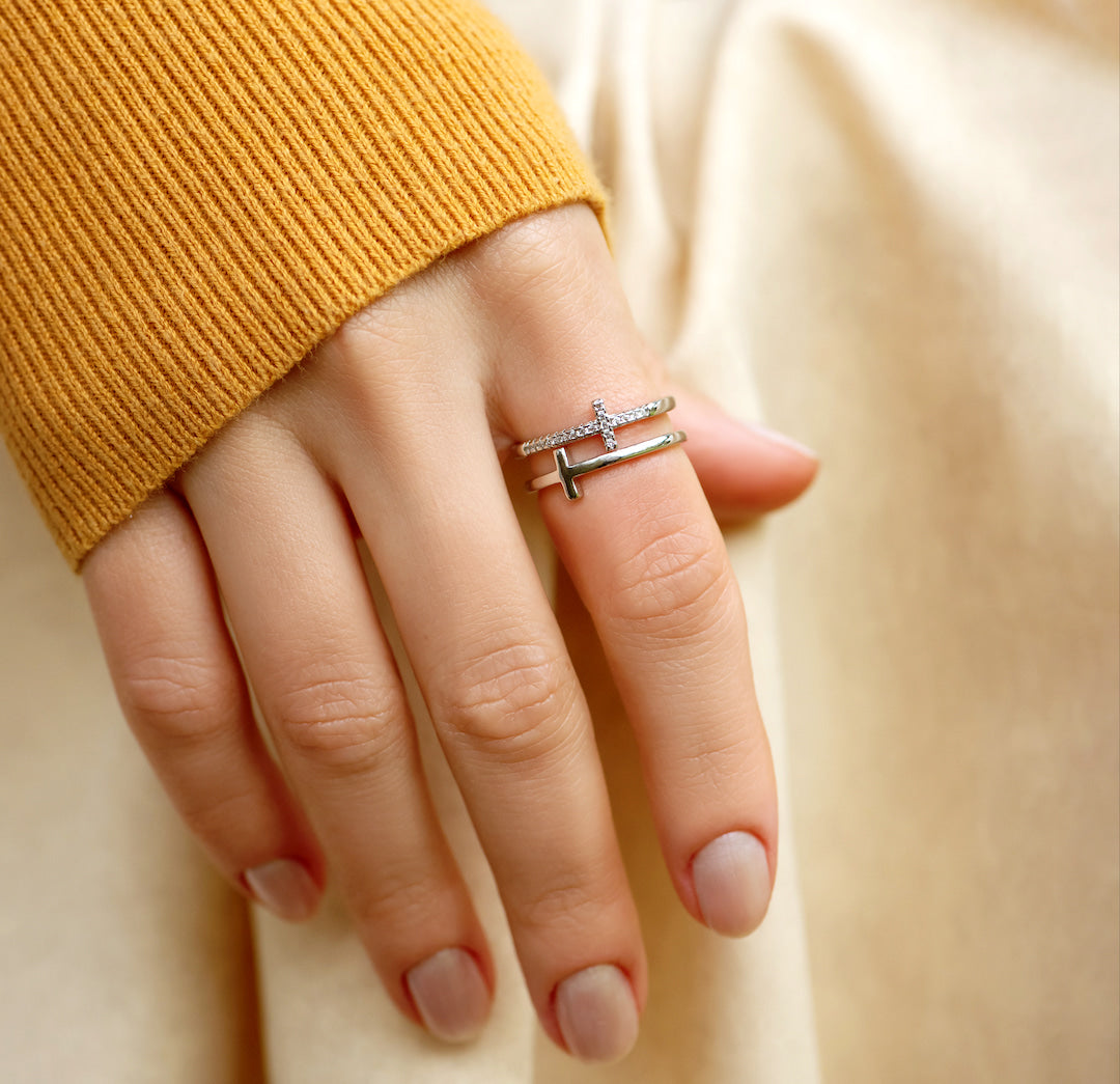 Anillo de cruz de dos bandas "Pray Through It" 