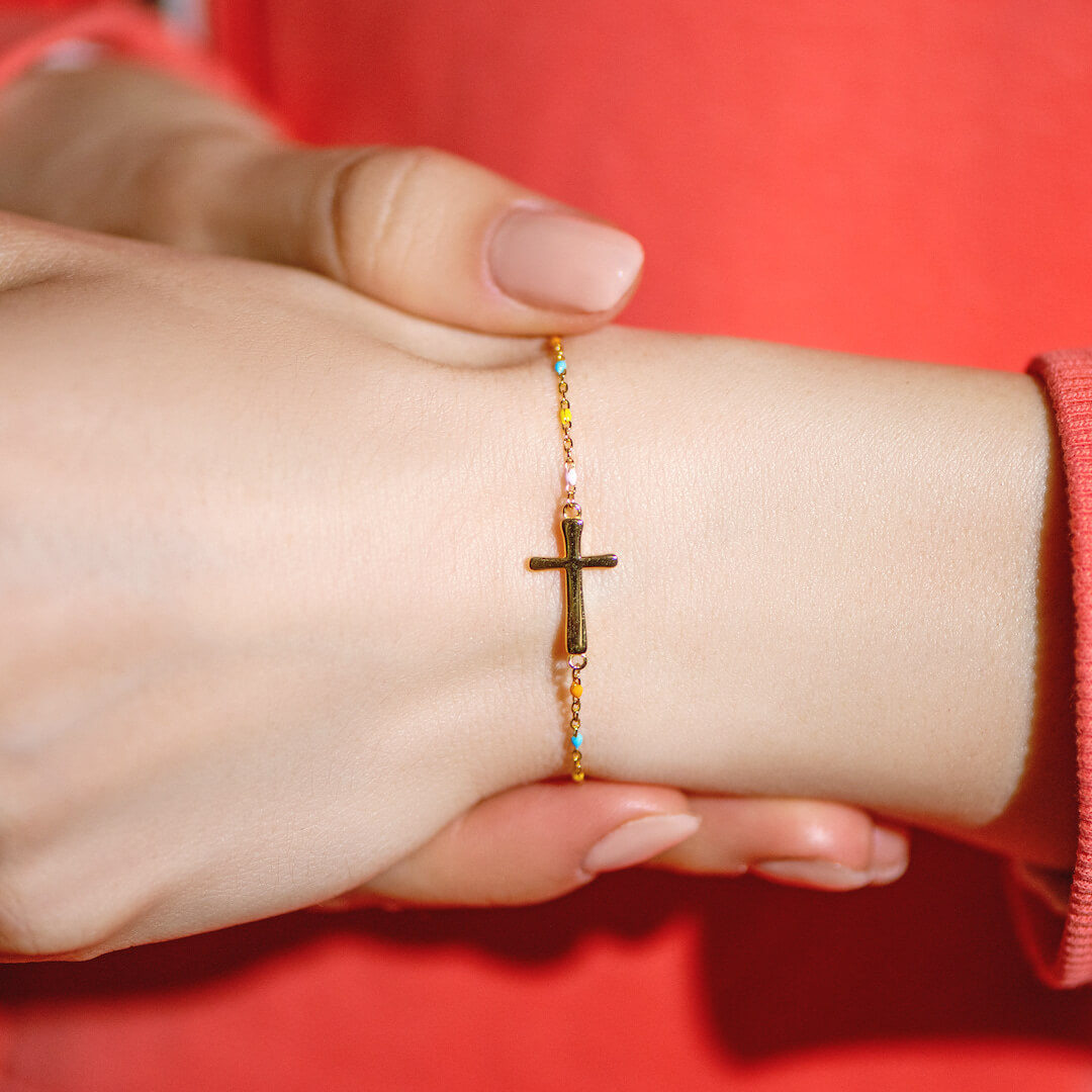 Pulsera con cruz "Pray Through It" 