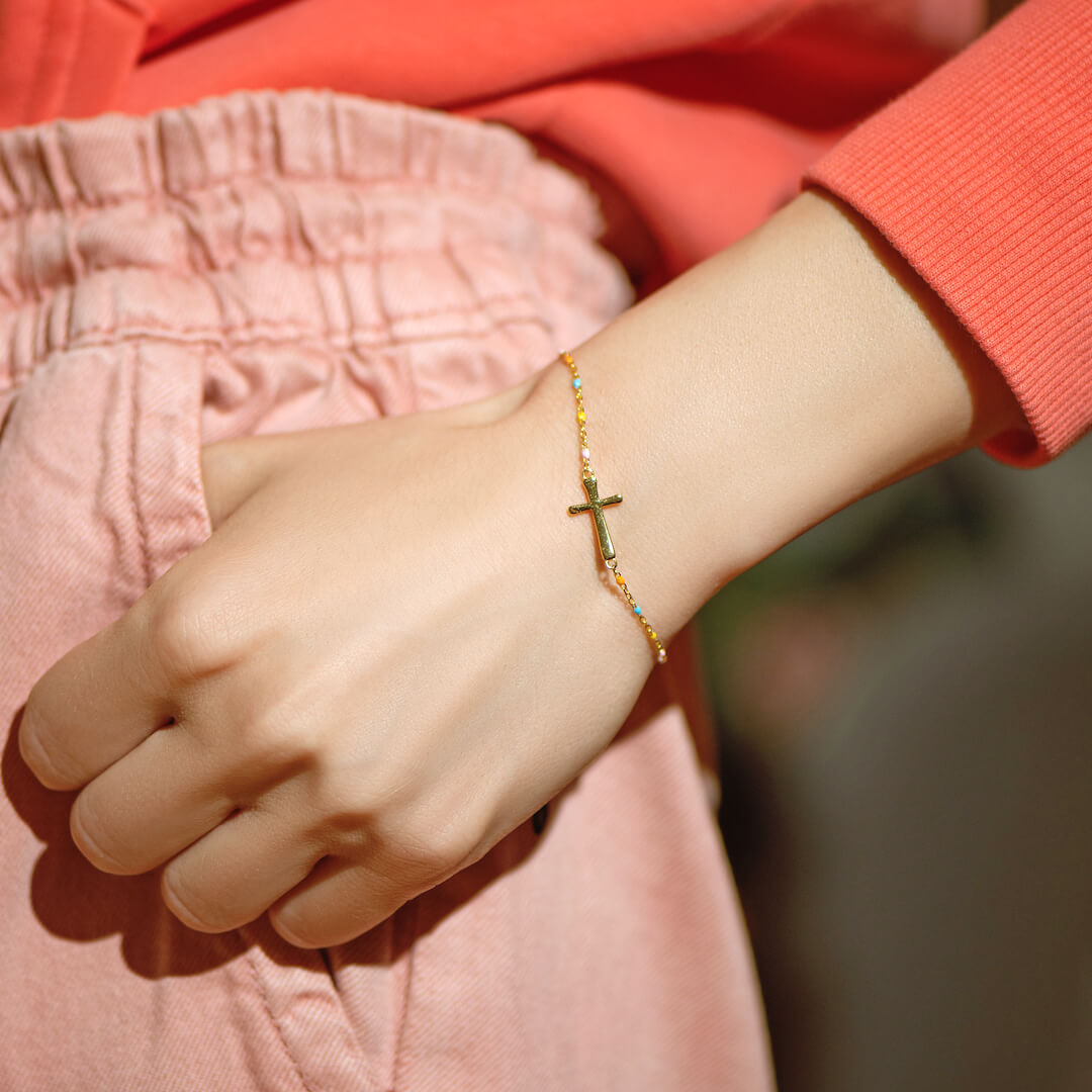Pulsera con cruz "Pray Through It" 