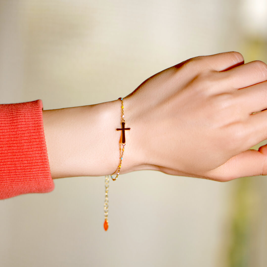 Pulsera con cruz "Pray Through It" 