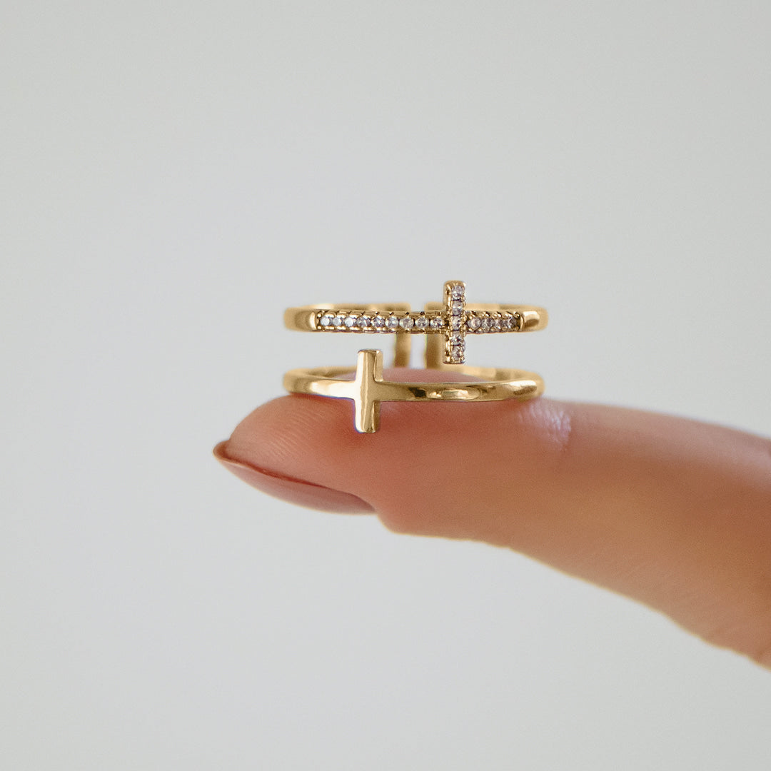 Anillo de cruz de dos bandas de oro