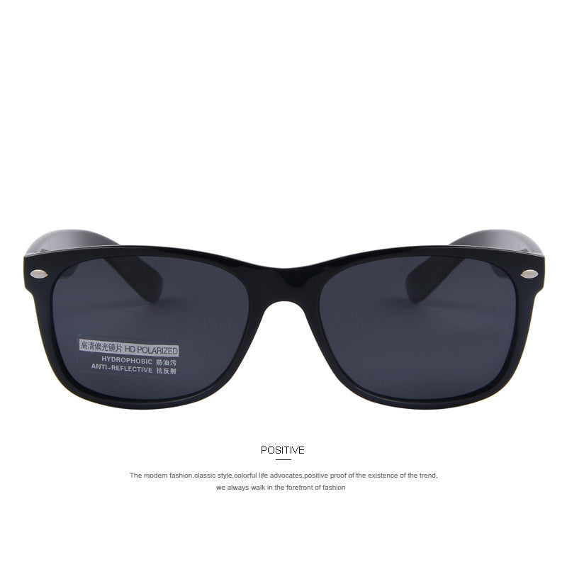 Polarisierte Retro-Sonnenbrille mit Nieten