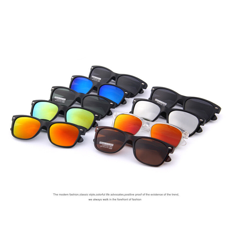 Polarisierte Retro-Sonnenbrille mit Nieten