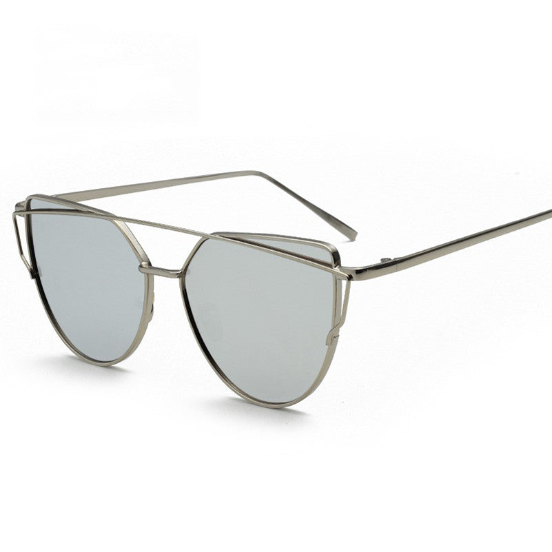 Sonnenbrille mit verspiegelten Gläsern von Twin Beam