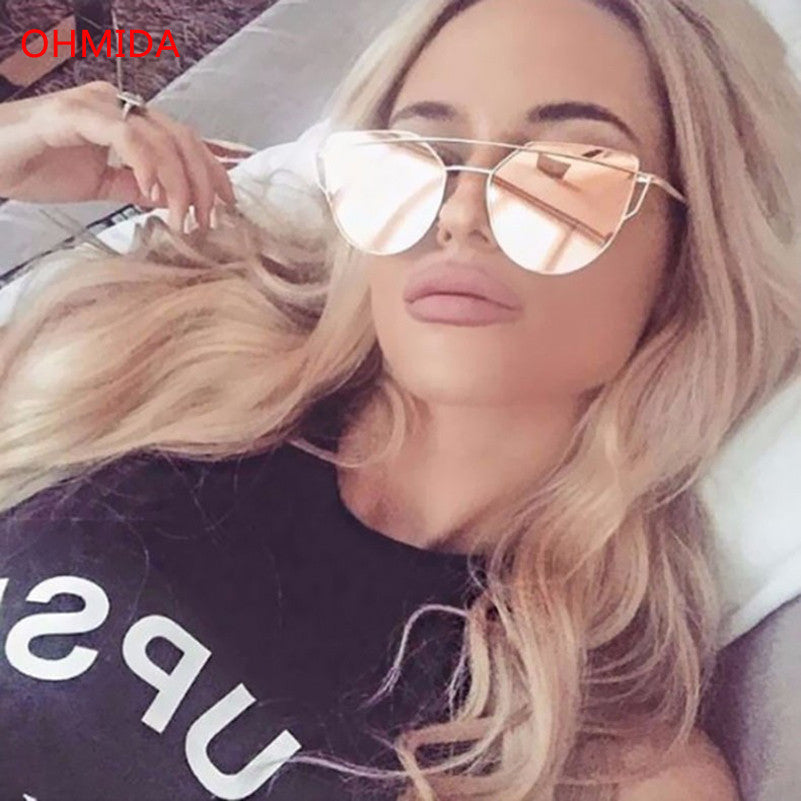 Sonnenbrille mit verspiegelten Gläsern von Twin Beam