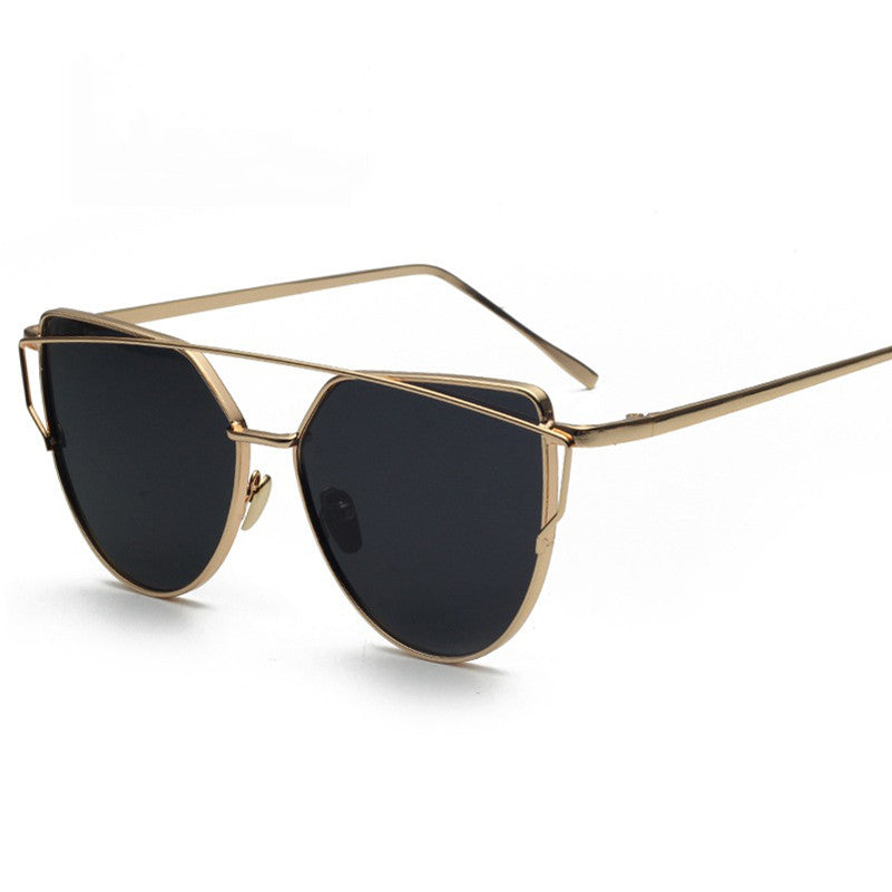 Sonnenbrille mit verspiegelten Gläsern von Twin Beam