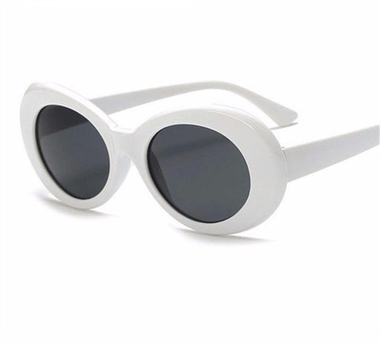 Gafas de sol con montura gruesa