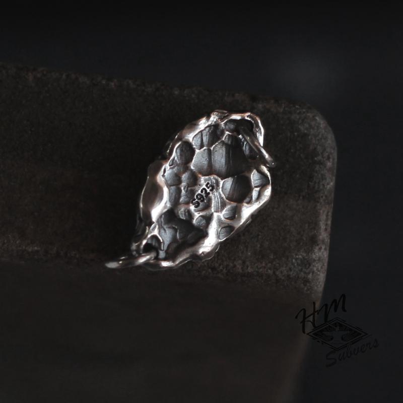 VINTAGE SKULL GEMSTONE SILVER PENDNAT