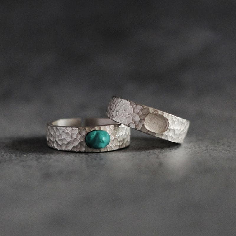 ANILLO DE PLATA MARTILLADO CON TURQUESA