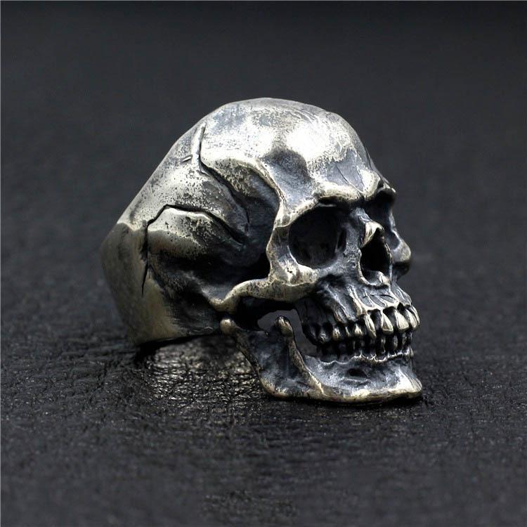 CLASSIC LOCOMOTIVE  SKULL RING