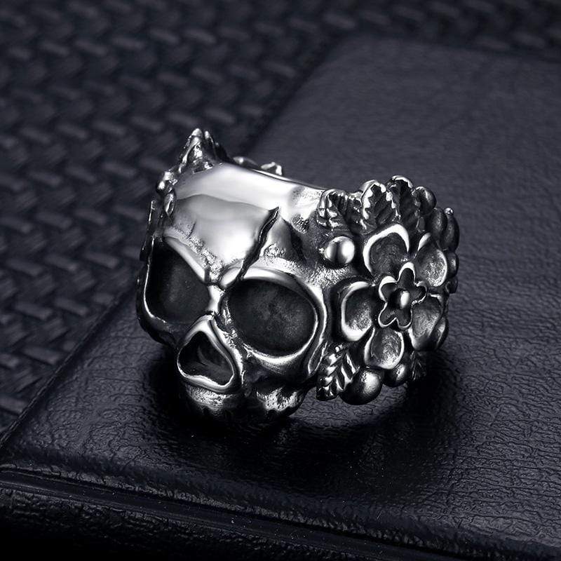 ANILLO DE CALAVERA SATANÁS CON FLOR DE MANDALA