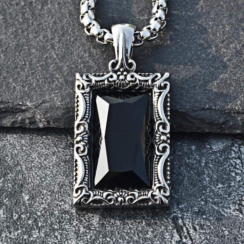 VINTAGE CARVED BLACK GEMSTONE PENDANT