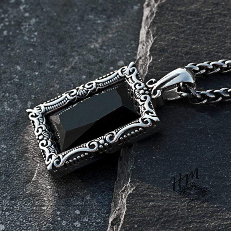 VINTAGE CARVED BLACK GEMSTONE PENDANT