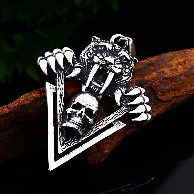 VINTAGE SHARP TOOTH TIGER SKULL PENDANT