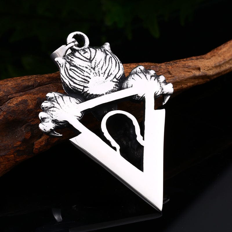 VINTAGE SHARP TOOTH TIGER SKULL PENDANT