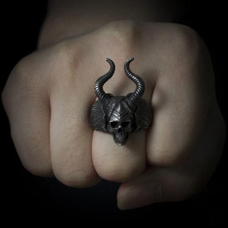 ANILLO DE CALAVERA SATÁNICA GÓTICA PUNK