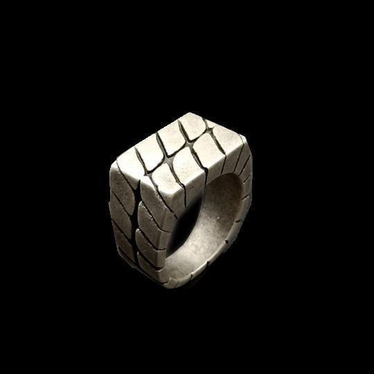 ANILLO DE ACERO INOXIDABLE CON RAYAS CUADRADAS GEOMÉTRICAS