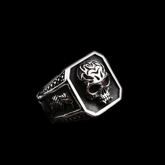 ANILLO PUNK DE ACERO INOXIDABLE CON CALAVERA GÓTICA