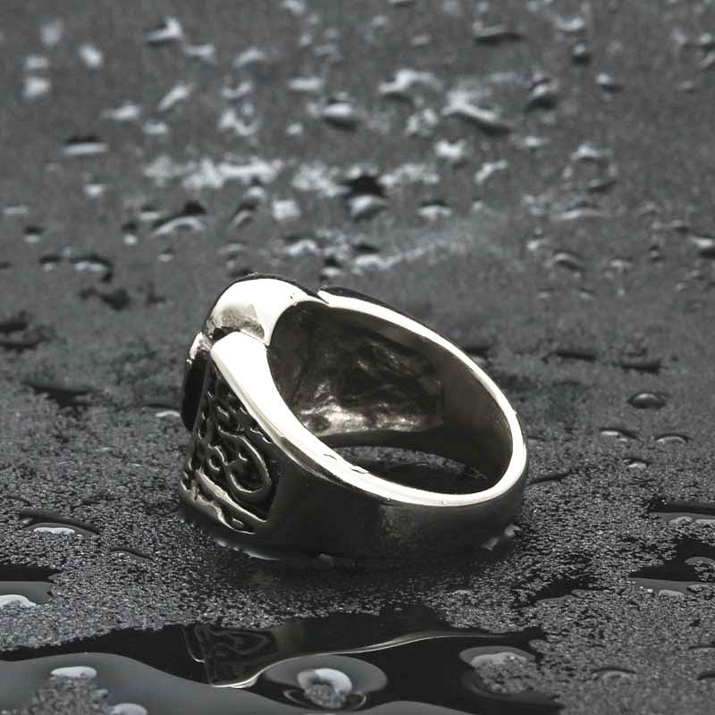 PUNK RED EYES SKULL STAINLESS STEEL RING