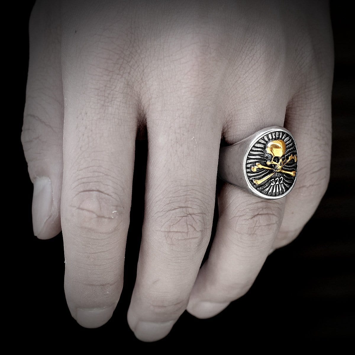 ANILLO DE ACERO INOXIDABLE CON CALAVERA PUNK ROCK