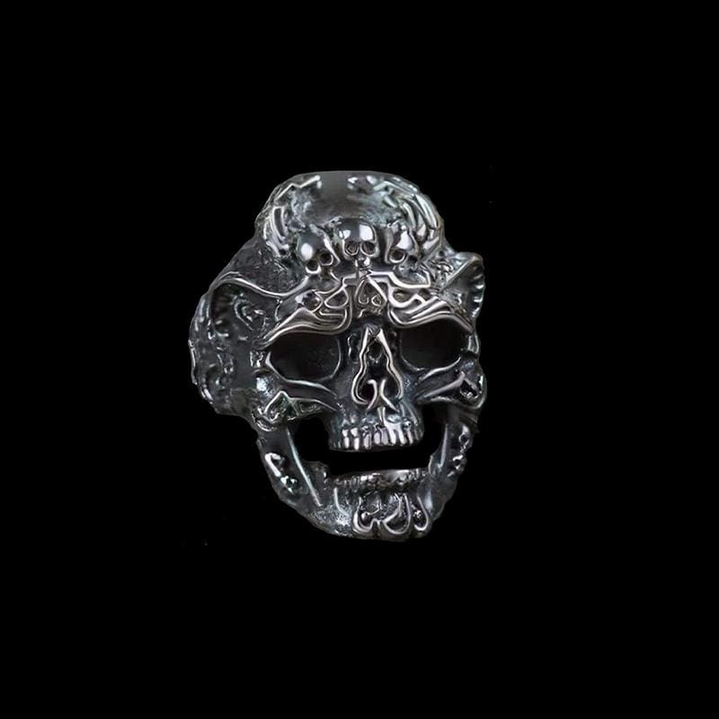 ANILLO DE CALAVERA DE ACERO INOXIDABLE CON OJO DE RUBÍ Y ZAFIRO