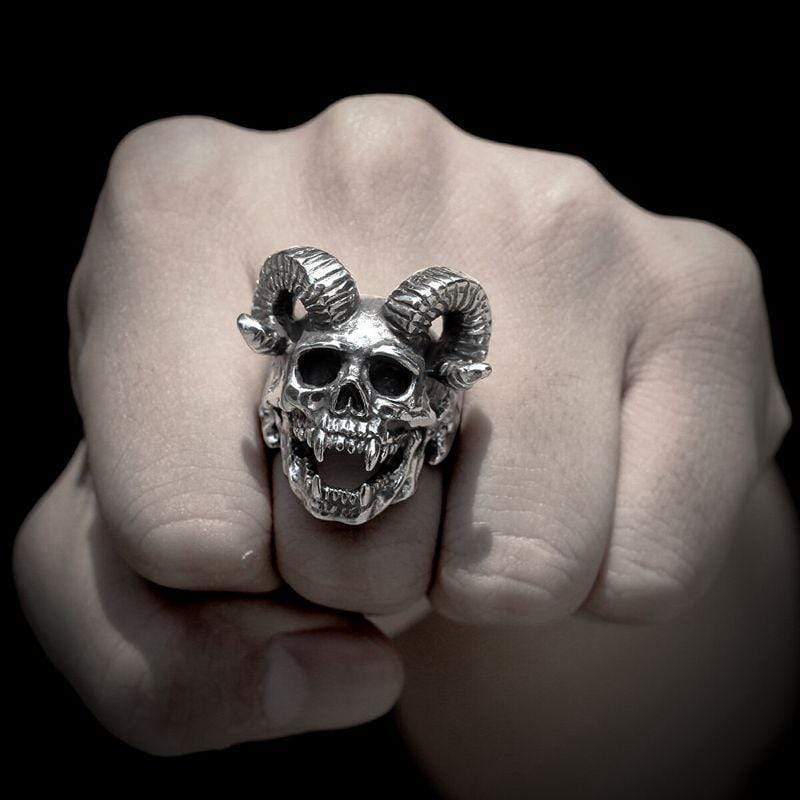 ANILLO DE ACERO INOXIDABLE CON CALAVERA DEL DIABLO SATANÁS