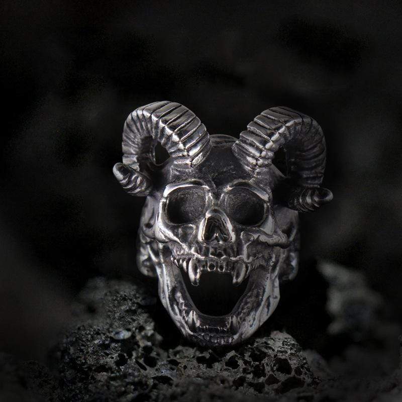 ANILLO DE ACERO INOXIDABLE CON CALAVERA DEL DIABLO SATANÁS