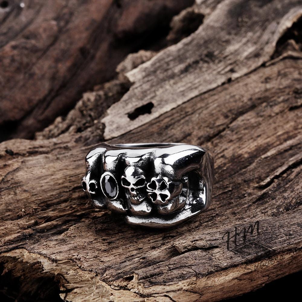 ANILLO DE ACERO INOXIDABLE CON PUÑO DE CALAVERA