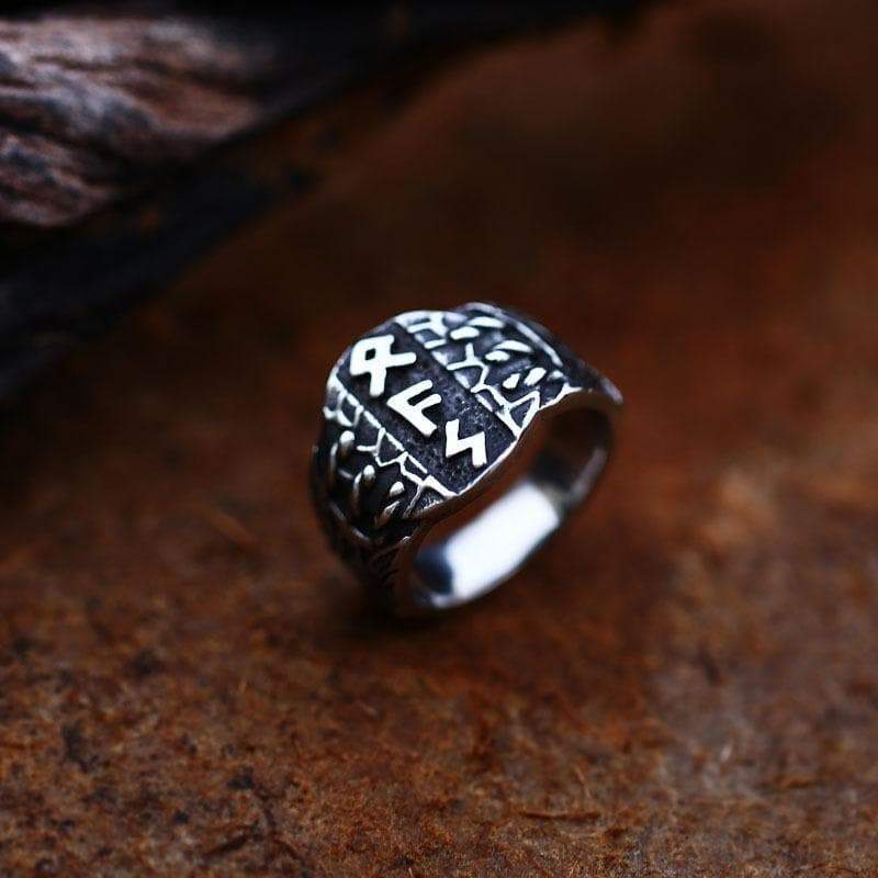 ANILLO DE ACERO INOXIDABLE CON LETRA VIKINGA