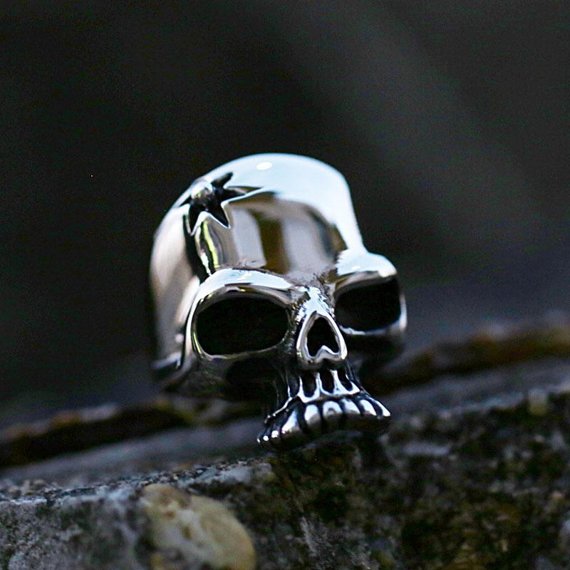 ANILLO DE ACERO INOXIDABLE CON CALAVERA VIKINGA