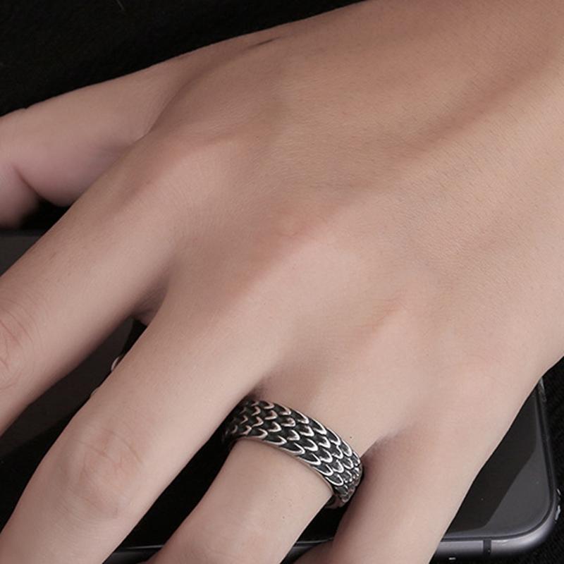 Vintage-Ring aus Edelstahl mit Drachenschuppen