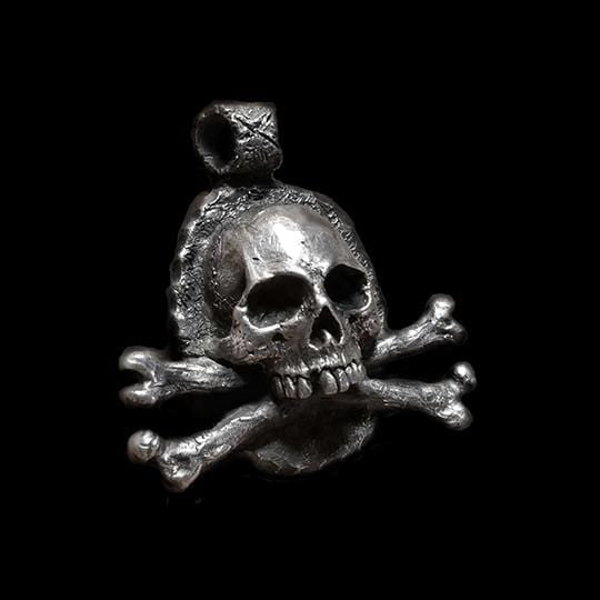 SKELETON PUNK BIKER CROSSBONES PENDANT